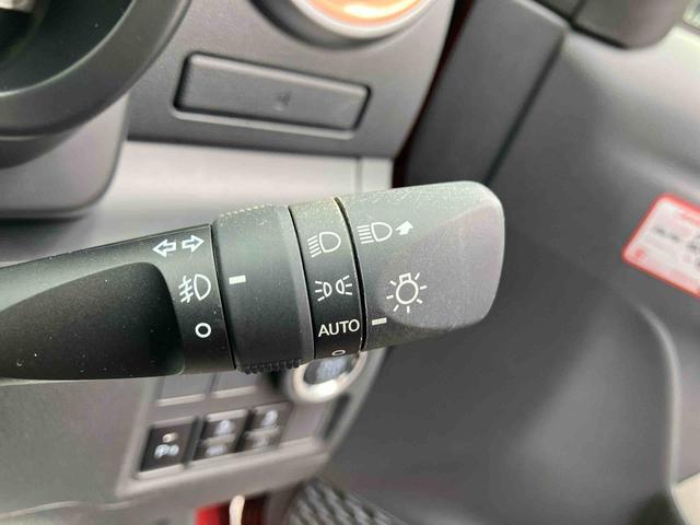 ３．「認定中古車カルテ」は、走行距離や修復歴に加えてキズ・凹みの有無・状態や消耗品の交換、過去の整備状況がわかります。