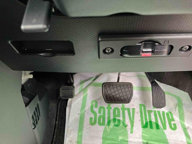 タント カスタムＸ　走行距離無制限１２ヶ月保証付き　衝突軽減ブレーキ　車線逸脱防止　Ｂｌｕｅｔｏｏｔｈオーディオ　アイドリングストップ機能　Ｂカメラ　ナビ　禁煙　盗難警報装置　ＬＥＤ　キーレスエントリー　オートＬＥＤ（27枚目）