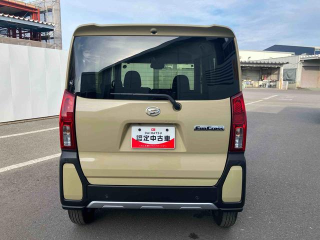 タント ファンクロス ワンオーナー 走行距離無制限12ヶ月保証付き 衝突軽減システム 両側オートドア シートヒータ 禁煙車 ワンオーナー オートLED レーンキープアシスト Bカメラ LEDヘットライト キーレスエントリー スマートキ-(11枚目)