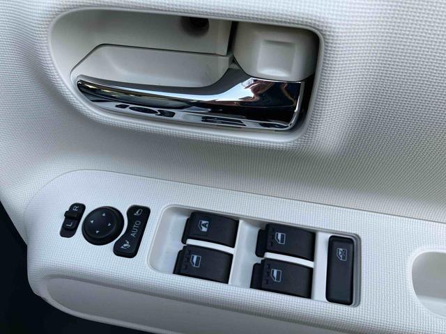 ムーヴキャンバス ストライプスＧ　ワンオーナー　走行距離無制限１２ヶ月保証付き　アイドルストップ　禁煙　Ｂカメラ　セキュリティアラーム　スマートキープッシュスタート　Ｓヒーター　キーフリーキー　ワンオーナー車　ＬＥＤライト　車線逸脱警報　安全ボディ（32枚目）