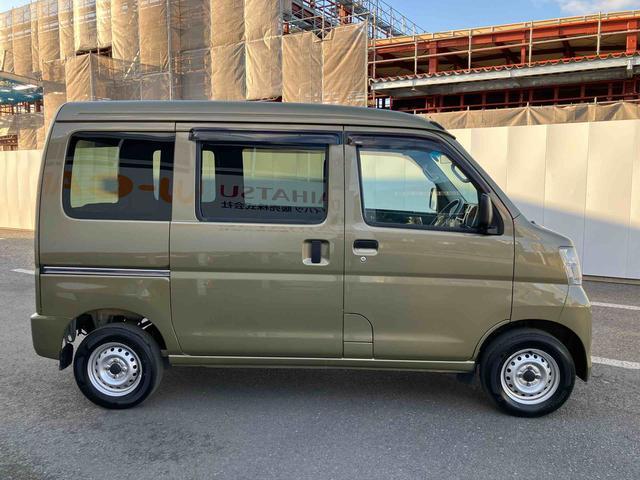 ハイゼットカーゴ デラックスリミテッド 走行距離無制限12ヶ月保証付き エアバッグ 禁煙車 助手席エアバック ABS 記録簿 両側スライドドア 盗難防止(9枚目)