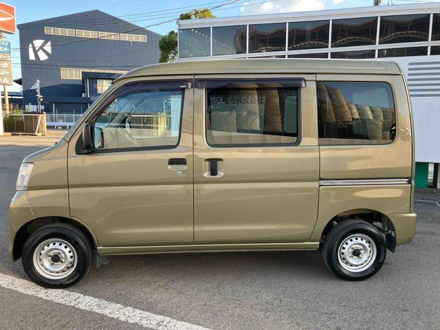 ハイゼットカーゴ デラックスリミテッド 走行距離無制限12ヶ月保証付き エアバッグ 禁煙車 助手席エアバック ABS 記録簿 両側スライドドア 盗難防止(11枚目)