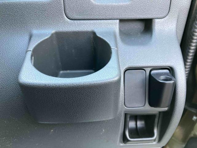 ハイゼットカーゴ デラックスリミテッド 走行距離無制限12ヶ月保証付き エアバッグ 禁煙車 助手席エアバック ABS 記録簿 両側スライドドア 盗難防止(22枚目)