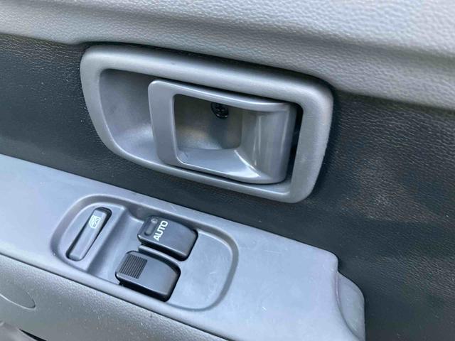 ハイゼットカーゴ デラックスリミテッド 走行距離無制限12ヶ月保証付き エアバッグ 禁煙車 助手席エアバック ABS 記録簿 両側スライドドア 盗難防止(28枚目)