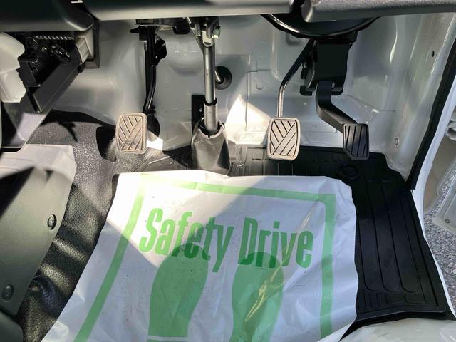 キャリイトラック ＫＣエアコン・パワステ　走行距離無制限１２ヶ月保証付き　整備点検記録簿　禁煙　助手席エアバック　ＡＣ　運転席エアバック　パートタイム４ＷＤ　パワステ　横滑防止　ＡＢＳ　オートライト　盗難防止システム　踏み間違い防止（24枚目）