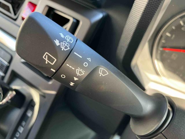 タフト Ｇ　ダーククロムベンチャー　ワンオーナー　走行距離無制限１２ヶ月保証付き　１オ－ナ－　ＢＬＵＥＴＯＯＴＨ　アダプティブクルコン　ＵＳＢ　リアカメラ　オートマチックハイビーム　ＬＥＤライト　レーンキープアシスト　キーフリー　記録簿　アルミ（23枚目）