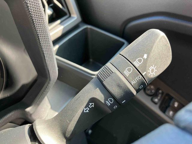 タフト Ｇ　ダーククロムベンチャー　ワンオーナー　走行距離無制限１２ヶ月保証付き　１オ－ナ－　ＢＬＵＥＴＯＯＴＨ　アダプティブクルコン　ＵＳＢ　リアカメラ　オートマチックハイビーム　ＬＥＤライト　レーンキープアシスト　キーフリー　記録簿　アルミ（24枚目）