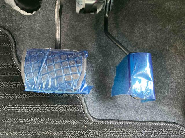 タフト Ｇ　ダーククロムベンチャー　ワンオーナー　走行距離無制限１２ヶ月保証付き　１オ－ナ－　ＢＬＵＥＴＯＯＴＨ　アダプティブクルコン　ＵＳＢ　リアカメラ　オートマチックハイビーム　ＬＥＤライト　レーンキープアシスト　キーフリー　記録簿　アルミ（33枚目）