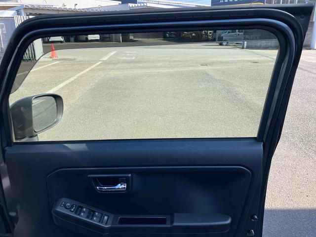 タフト Ｇ　ダーククロムベンチャー　ワンオーナー　走行距離無制限１２ヶ月保証付き　１オ－ナ－　ＢＬＵＥＴＯＯＴＨ　アダプティブクルコン　ＵＳＢ　リアカメラ　オートマチックハイビーム　ＬＥＤライト　レーンキープアシスト　キーフリー　記録簿　アルミ（34枚目）