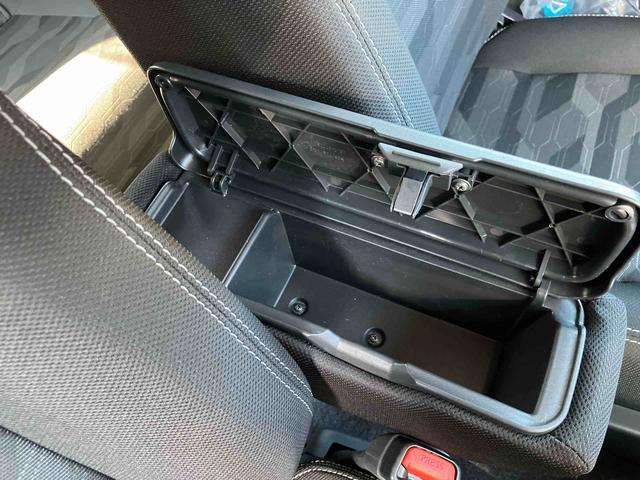 タフト Ｇ　ダーククロムベンチャー　ワンオーナー　走行距離無制限１２ヶ月保証付き　１オ－ナ－　ＢＬＵＥＴＯＯＴＨ　アダプティブクルコン　ＵＳＢ　リアカメラ　オートマチックハイビーム　ＬＥＤライト　レーンキープアシスト　キーフリー　記録簿　アルミ（36枚目）