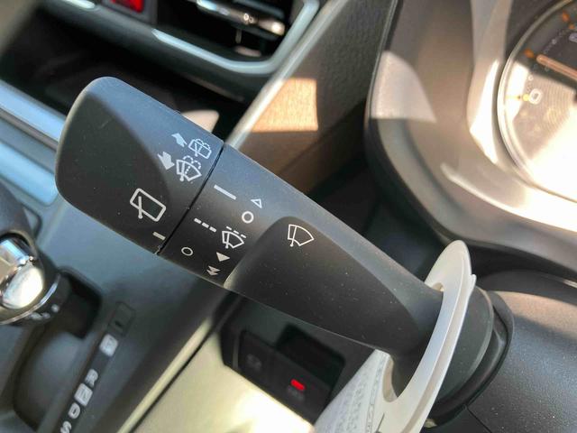 ３．「認定中古車カルテ」は、走行距離や修復歴に加えてキズ・凹みの有無・状態や消耗品の交換、過去の整備状況がわかります。