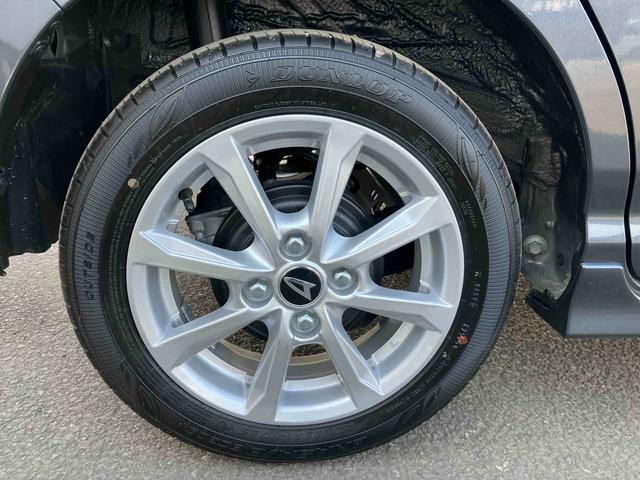 入口には除菌スプレーを設置しておりますので、ご自由にご利用ください。