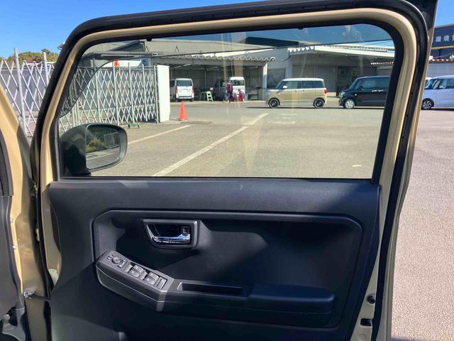 タフト Ｇ　ダーククロムベンチャー　ワンオーナー　走行距離無制限１２ヶ月保証付き　１オ－ナ－　アダプティブクルコン　リアカメラ　オートマチックハイビーム　ＬＥＤライト　レーンキープアシスト　アイドリングＳ　キーフリー　記録簿　アルミ　スマートキー（30枚目）