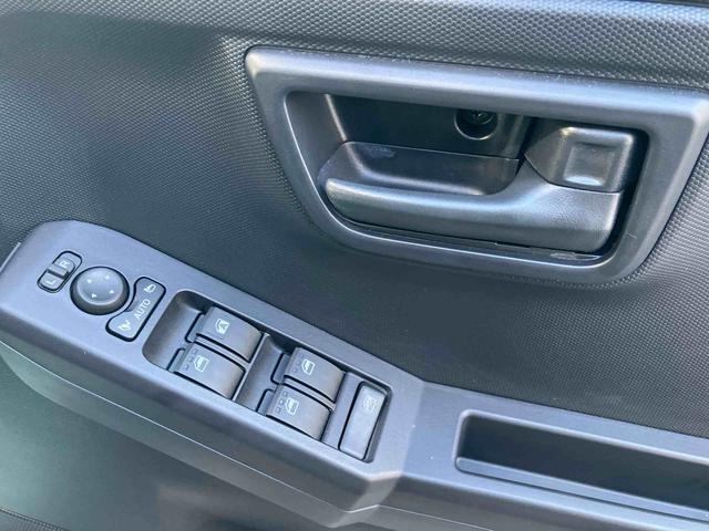 タフト Ｘ　ワンオーナー　走行距離無制限１２ヶ月保証付き　ハイビームアシスト　安全ボディ　キーフリー　記録簿　レーンキープ　ＬＥＤヘッドライト　ガラスルーフ　スマートキ－　オートライト　ワンオーナー　アイドリング　セキュリティ（30枚目）