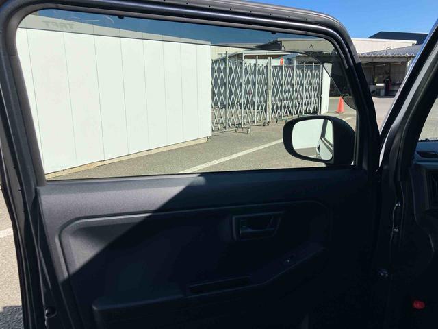 タフト Ｘ　ワンオーナー　走行距離無制限１２ヶ月保証付き　ハイビームアシスト　安全ボディ　キーフリー　記録簿　レーンキープ　ＬＥＤヘッドライト　ガラスルーフ　スマートキ－　オートライト　ワンオーナー　アイドリング　セキュリティ（31枚目）