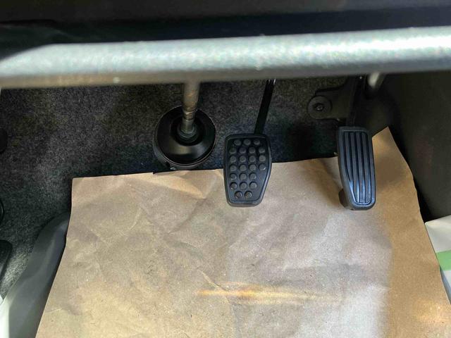 ハイゼットカーゴ クルーズＳＡＩＩＩ　走行距離無制限１２ヶ月保証付き　両側手動スライドドア　盗難防止装置　横滑防止装置　禁煙　車線逸脱警告　エアバック　エコアイドル　オートハイビーム　ＡＢＳ　オートライト　記録簿付　助手席エアバッグ（24枚目）