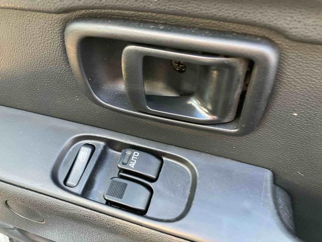 ハイゼットカーゴ クルーズＳＡＩＩＩ　走行距離無制限１２ヶ月保証付き　両側手動スライドドア　盗難防止装置　横滑防止装置　禁煙　車線逸脱警告　エアバック　エコアイドル　オートハイビーム　ＡＢＳ　オートライト　記録簿付　助手席エアバッグ（29枚目）