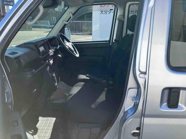 ハイゼットカーゴ クルーズＳＡＩＩＩ　走行距離無制限１２ヶ月保証付き　両側手動スライドドア　盗難防止装置　横滑防止装置　禁煙　車線逸脱警告　エアバック　エコアイドル　オートハイビーム　ＡＢＳ　オートライト　記録簿付　助手席エアバッグ（32枚目）