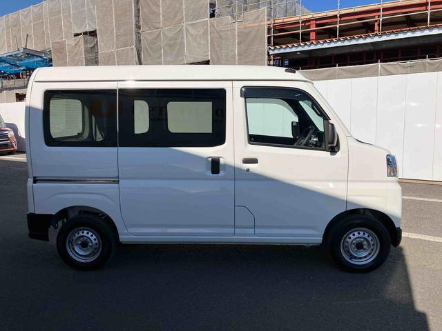 ハイゼットカーゴ ＤＸ　ワンオーナー　走行距離無制限１２ヶ月保証付き　ＬＥＤヘッドランプ　禁煙　セキュリティアラーム　キーレスキー　両側スライドドア　エコアイドル　ハイビームアシスト　オートライト　記録簿　レーンアシスト　ワンオーナー（9枚目）