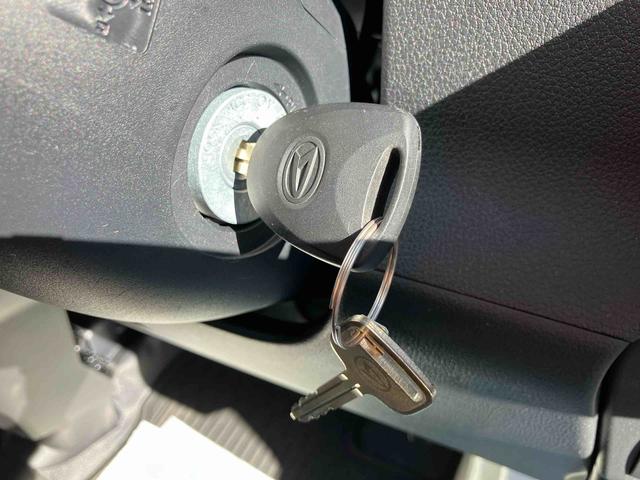 ハイゼットカーゴ ＤＸ　ワンオーナー　走行距離無制限１２ヶ月保証付き　ＬＥＤヘッドランプ　禁煙　セキュリティアラーム　キーレスキー　両側スライドドア　エコアイドル　ハイビームアシスト　オートライト　記録簿　レーンアシスト　ワンオーナー（22枚目）