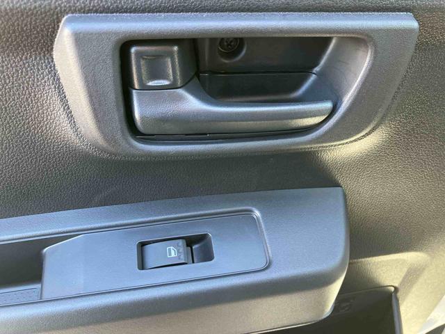 ハイゼットカーゴ ＤＸ　ワンオーナー　走行距離無制限１２ヶ月保証付き　ＬＥＤヘッドランプ　禁煙　セキュリティアラーム　キーレスキー　両側スライドドア　エコアイドル　ハイビームアシスト　オートライト　記録簿　レーンアシスト　ワンオーナー（30枚目）