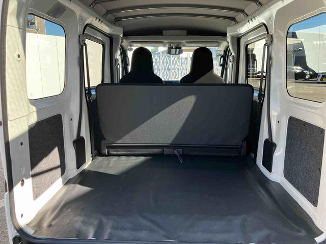 ハイゼットカーゴ ＤＸ　ワンオーナー　走行距離無制限１２ヶ月保証付き　ＬＥＤヘッドランプ　禁煙　セキュリティアラーム　キーレスキー　両側スライドドア　エコアイドル　ハイビームアシスト　オートライト　記録簿　レーンアシスト　ワンオーナー（35枚目）