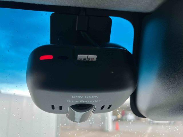 タント カスタムRS トップエディションVS SAIII 走行距離無制限12ヶ月保証付き Rカメラ Bluetoothオーディオ 両側オートスライドドア 禁煙 レーンアシスト ドラレコ シートヒータ オートハイビーム 記録簿 タ-ボ メモリーナビ DVD(8枚目)