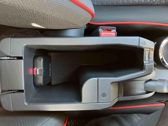 ����ɏڂ����S�Ă̎ԗ��Ɏԗ���ԏؖ�����t���Ă���܂��B