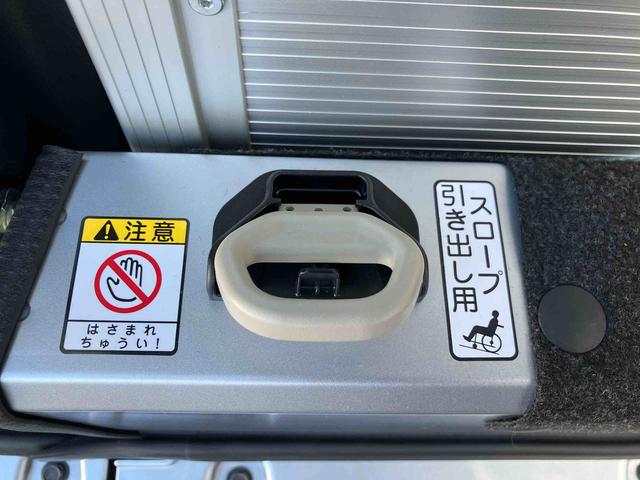 �X�^�b�t�́A�}�X�N���p�ɂĐڋq���΂����Ē����܂��B