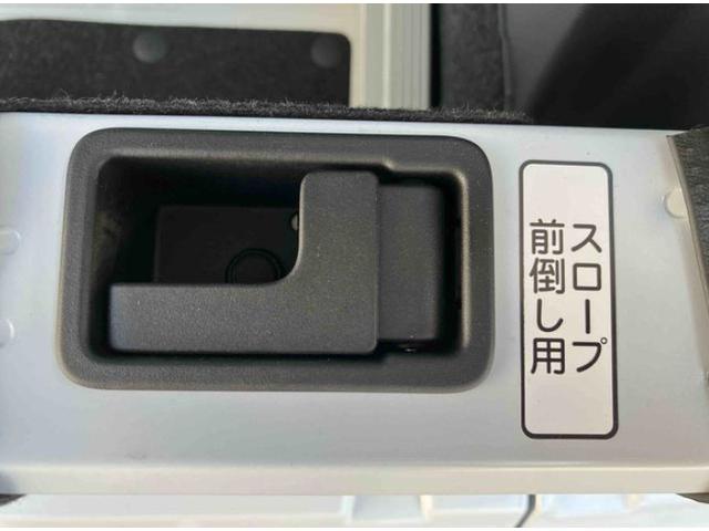 �X�^�b�t�́A�}�X�N���p�ɂĐڋq���΂����Ē����܂��B