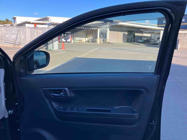 ミライース Ｘ　ＳＡＩＩＩ　ワンオーナー　走行距離無制限１２ヶ月保証付き　盗難防止アラーム　衝突回避支援ブレーキ機能　レーンキープアシスト　運転席助手席エアバック　Ｂカメ　横滑防止　禁煙　点検記録簿付　１オーナー　ＬＥＤライト　キーレスキー（26枚目）