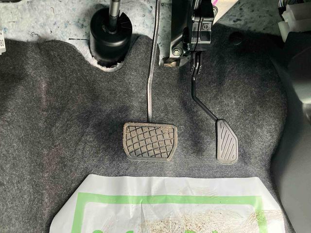 タフト Ｇ　ダーククロムベンチャー　走行距離無制限１２ヶ月保証付き　１オ－ナ－　リアカメラ　オートマチックハイビーム　ＬＥＤライト　レーンキープアシスト　アイドリングＳ　キーフリー　記録簿　アルミ　禁煙車　スマートキー　衝突安全ボディ（25枚目）