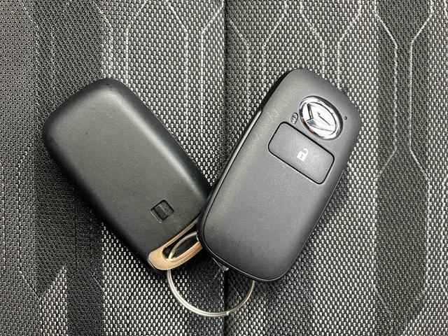 タフト Ｇ　ダーククロムベンチャー　走行距離無制限１２ヶ月保証付き　１オ－ナ－　リアカメラ　オートマチックハイビーム　ＬＥＤライト　レーンキープアシスト　アイドリングＳ　キーフリー　記録簿　アルミ　禁煙車　スマートキー　衝突安全ボディ（42枚目）