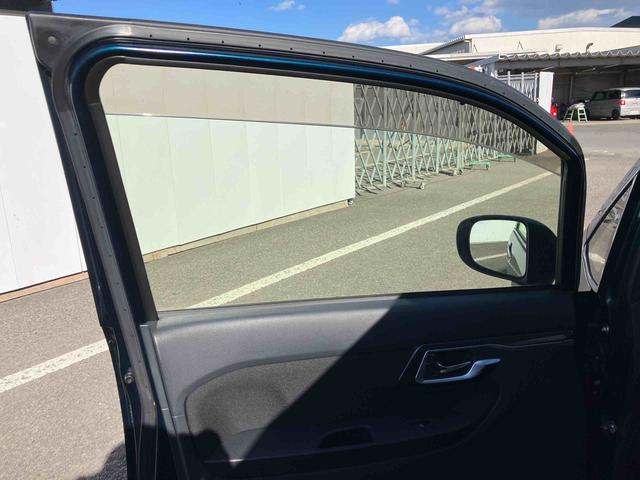 �X�^�b�t�́A�}�X�N���p�ɂĐڋq���΂����Ē����܂��B