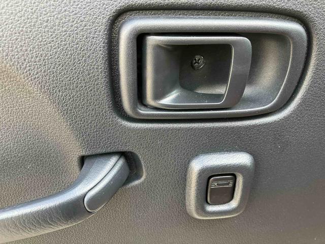 ハイゼットトラック ジャンボエクストラ　走行距離無制限１２ヶ月保証付き　アイドリングストップ付き　Ｂｌｕｅｔｏｏｔｈオーディオ　ナビ付き　オートＬＥＤ　記録簿あり　ブレーキサポート　盗難防止システム　禁煙　ダブルエアバッグ　ＤＶＤ再生（30枚目）