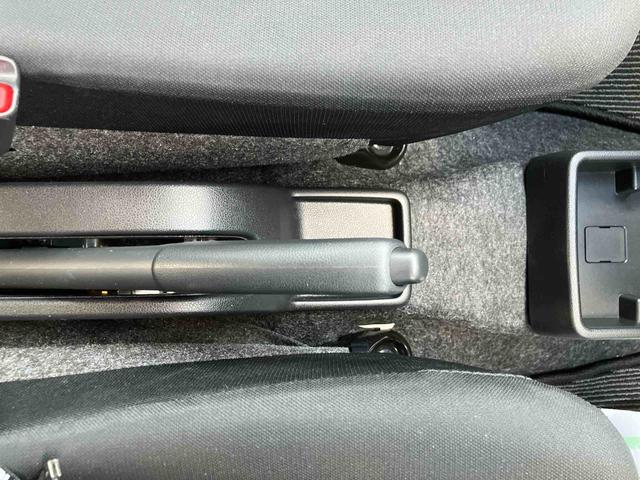 ミライース Ｘ　ＳＡＩＩＩ　ワンオーナー　走行距離無制限１２ヶ月保証付き　盗難防止アラーム　衝突回避支援ブレーキ機能　レーンキープアシスト　運転席助手席エアバック　横滑防止　禁煙　点検記録簿付　１オーナー　オートハイビーム　キーレスキー（17枚目）