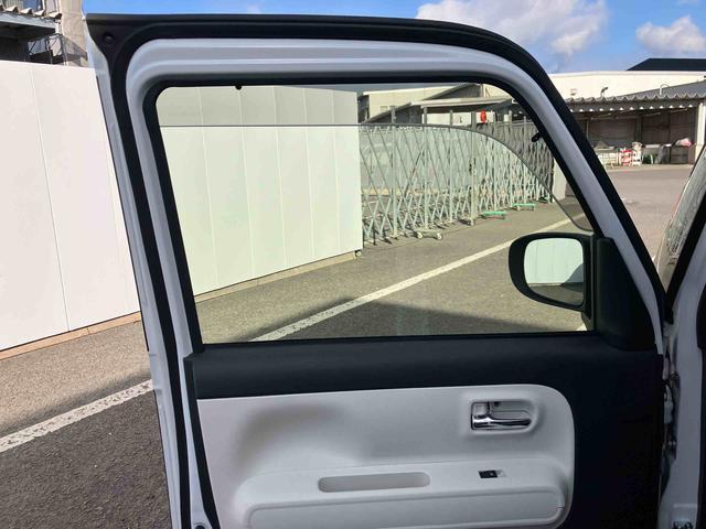 �X�^�b�t�́A�}�X�N���p�ɂĐڋq���΂����Ē����܂��B