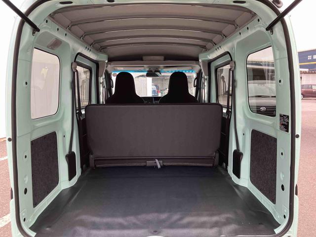 �X�^�b�t�́A�}�X�N���p�ɂĐڋq���΂����Ē����܂��B