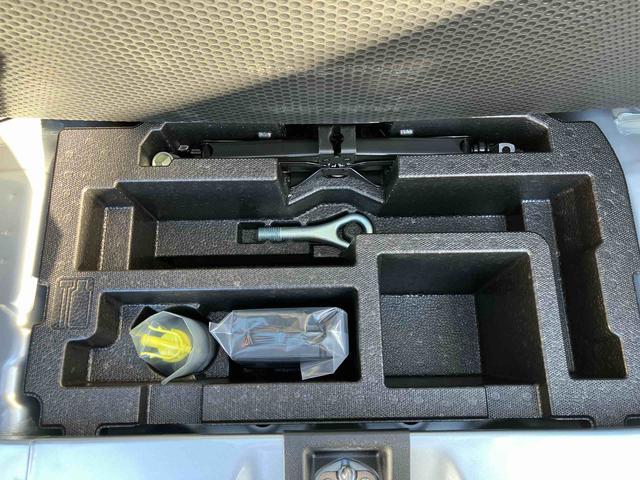 �X�^�b�t�́A�}�X�N���p�ɂĐڋq���΂����Ē����܂��B