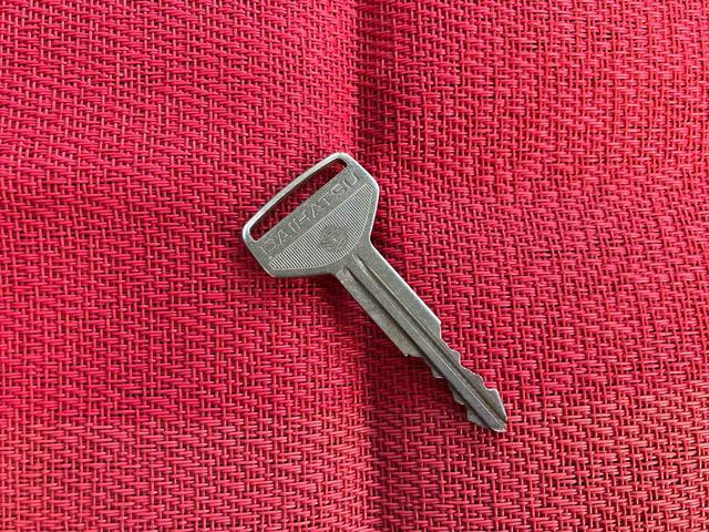 �X�^�b�t�́A�}�X�N���p�ɂĐڋq���΂����Ē����܂��B