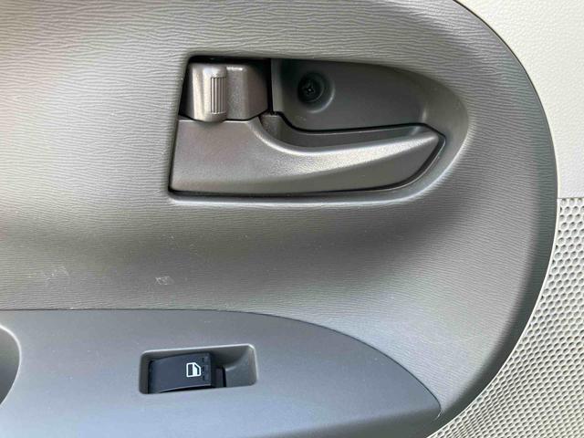 �X�^�b�t�́A�}�X�N���p�ɂĐڋq���΂����Ē����܂��B