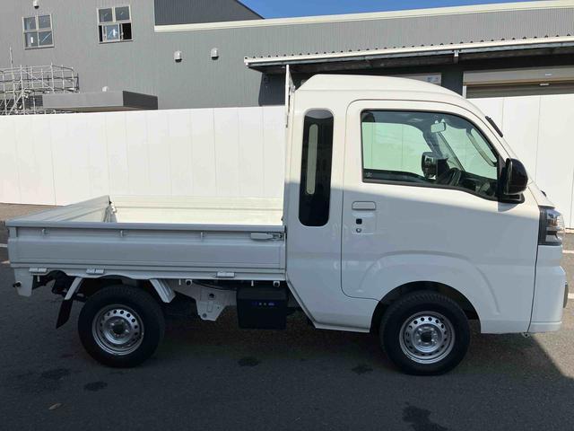 ハイゼットトラック ジャンボエクストラ　走行距離無制限１２ヶ月保証付き　ハイビームアシスト　禁煙　両席エアバック　ＡＵＴＯライト　記録簿付き　ＡＢＳ　アイドリングＳ　運転席エアバッグ　ＥＳＣ　セキュリティ　緊急ブレーキ　ＬＤＡ（11枚目）