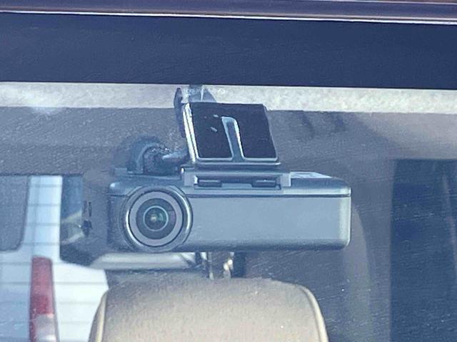 ムーヴキャンバス Ｇメイクアップリミテッド　ＳＡＩＩＩ　走行距離無制限１２ヶ月保証付き　Ａ－ＳＴＯＰ　前後誤発進抑制　禁煙　Ｂｌｕｅｔｏｏｔｈオーディオ　Ｂカメラ　車線逸脱警告　カーナビ　パノラミックビューモニター　メンテナンスノート　ＵＳＢ　Ｓキー（7枚目）