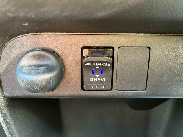 ムーヴキャンバス Ｇメイクアップリミテッド　ＳＡＩＩＩ　走行距離無制限１２ヶ月保証付き　Ａ－ＳＴＯＰ　前後誤発進抑制　禁煙　Ｂｌｕｅｔｏｏｔｈオーディオ　Ｂカメラ　車線逸脱警告　カーナビ　パノラミックビューモニター　メンテナンスノート　ＵＳＢ　Ｓキー（20枚目）