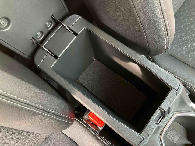 ロッキー プレミアムG HEV ワンオーナー 走行距離無制限12ヶ月保証付き レーダクルーズ Bluetooth対応 Aストップ セキュリティアラーム USB接続 LEDヘッドランプ 禁煙 キーフリーシステム オートハイビーム アルミホイール(36枚目)