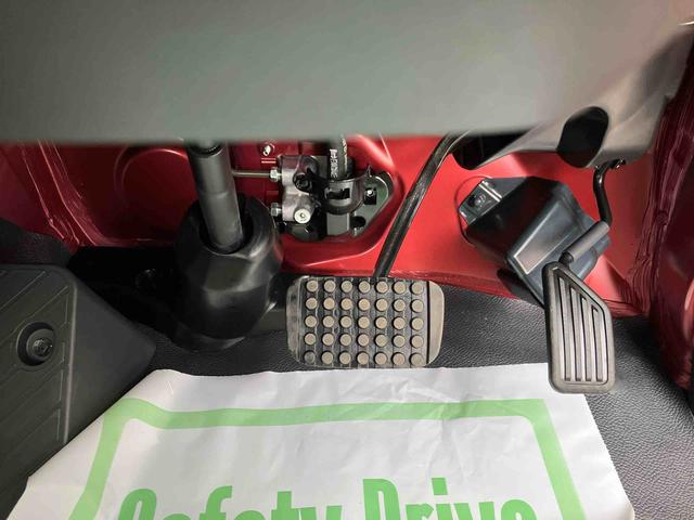 ハイゼットトラック ジャンボエクストラ　ワンオーナー　走行距離無制限１２ヶ月保証付き　イモビライザー　スマ－トキー　助手席エアバック　リモコンキー　記録簿付き　オートマチックハイビーム　スーパーデフロック　横滑り防止機能　パートタイム４ＷＤ　禁煙車（23枚目）