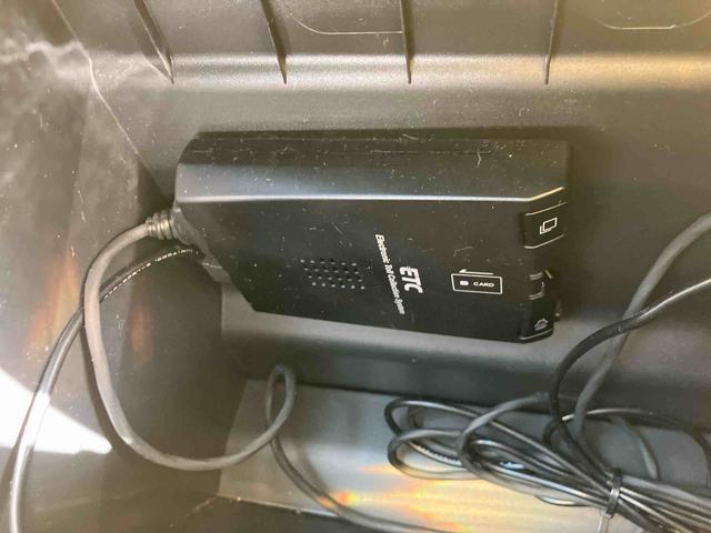 タント カスタムＸ　トップエディションＶＳ　ＳＡＩＩＩ　走行距離無制限１２ヶ月保証付き　レーンアシスト　ＵＳＢ接続　Ｂｌｕｅｔｏｏｔｈオーディオ　カーナビ　記録簿　シートヒータ　Ａライト　Ｂカメラ　横滑り防止　オートマチックハイビーム　禁煙車　スマートキー（7枚目）