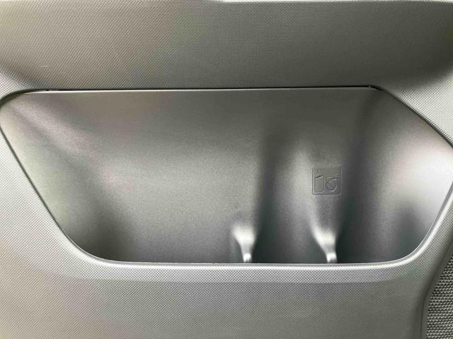 �X�^�b�t�́A�}�X�N���p�ɂĐڋq���΂����Ē����܂��B