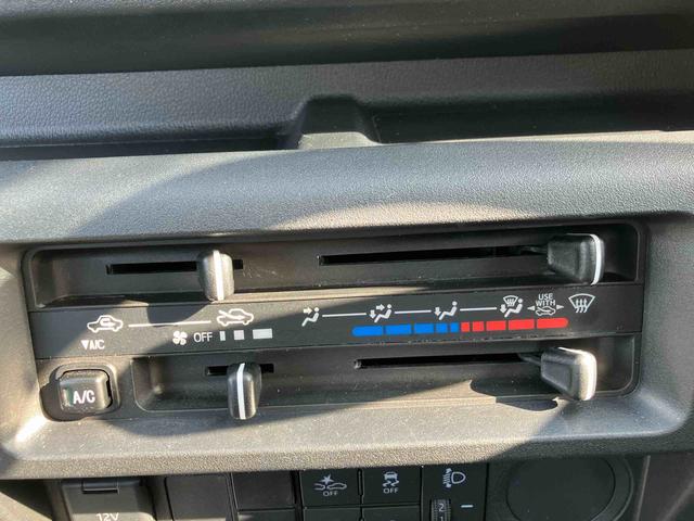 ハイゼットトラック スタンダード　ゴードンミラー　フェイスキッド付き　走行距離無制限１２ヶ月保証付き　ＰＳ　盗難防止装置　衝突回避支援ブレーキ機能　レーンキープ　禁煙　ＡＣ　エアバック　アイドリングＳ　Ｗエアバッグ　点検記録簿（15枚目）