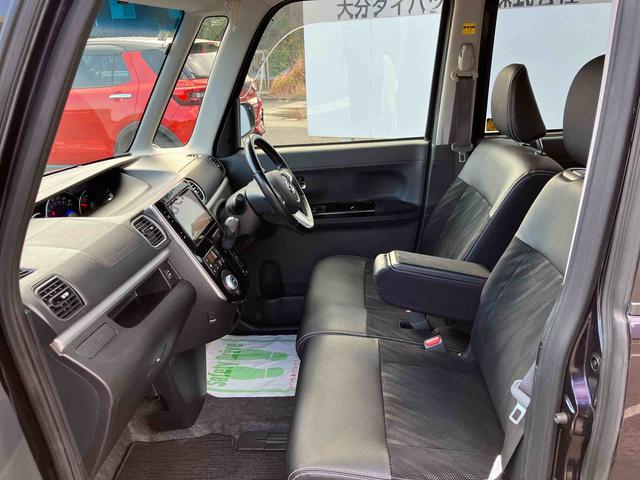 �X�^�b�t�́A�}�X�N���p�ɂĐڋq���΂����Ē����܂��B